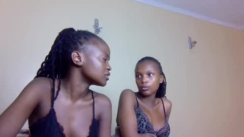 Mona online show from October 25, 8:22 am