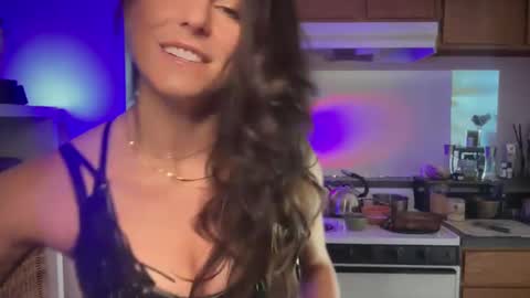 Mona online show from December 6, 10:29 pm