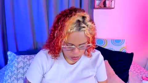 aleja      independent model       online show from March 2, 11:43 pm