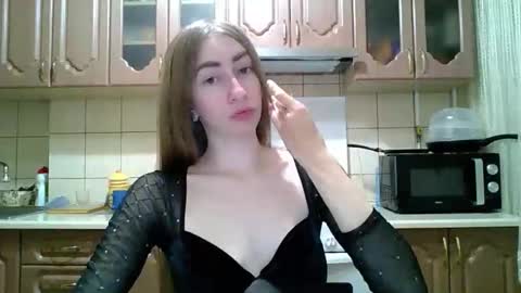 Monica online show from June 3, 8:14 pm