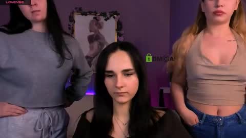 Monica online show from February 3, 8:12 pm