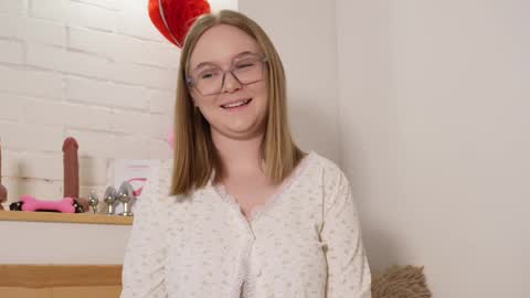 monicaasis online show from January 5, 6:13 pm