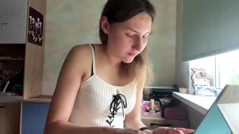 Mia online show from July 18, 6:50 am