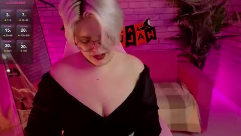 Monica online show from October 29, 9:24 am