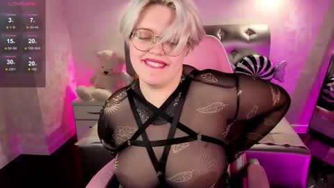 Monica online show from October 31, 12:09 pm