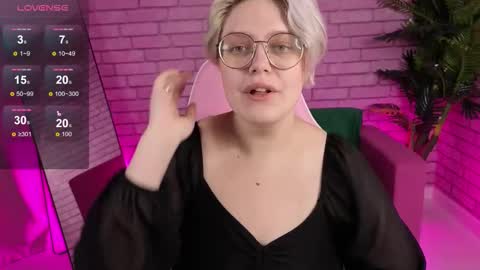 Monica online show from November 7, 11:49 am