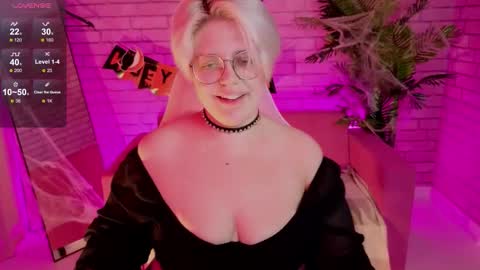 Monica online show from October 30, 12:06 pm