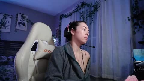 Lydia Mooney online show from December 28, 1:29 am