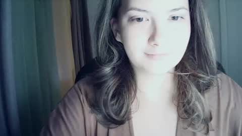 moodiemira online show from November 21, 7:05 pm