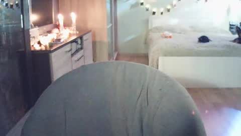 moodiemira online show from October 4, 6:56 pm