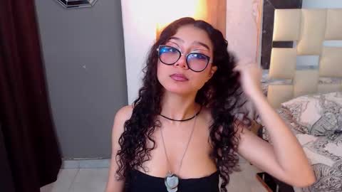 moon_and_fire_ online show from February 23, 6:14 am