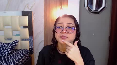 moon_and_fire_ online show from March 25, 4:06 am