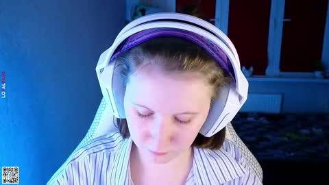 Lola online show from October 3, 6:57 pm