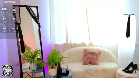 Lola online show from February 11, 6:30 am