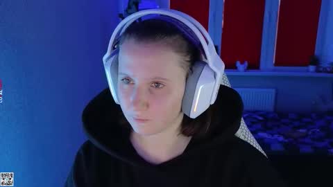 Lola online show from October 9, 2:21 pm