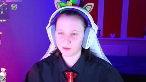 Lola online show from December 17, 3:38 pm