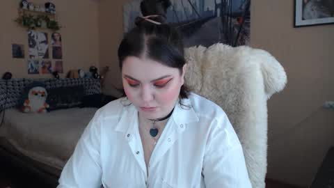 Keira online show from April 6, 10:49 am