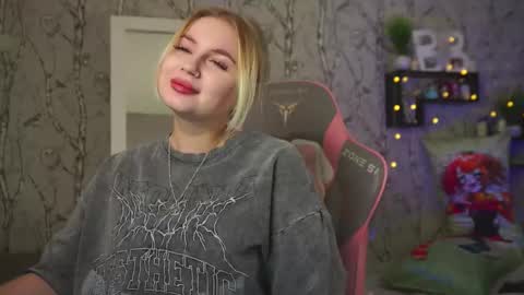 Emilia online show from February 27, 9:53 am