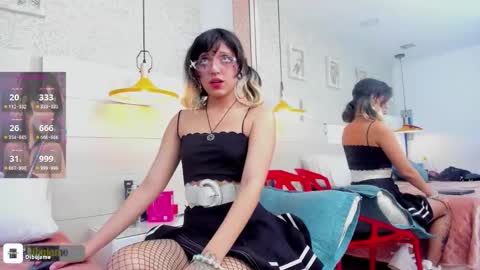 Moon Anggel online show from January 15, 11:11 pm