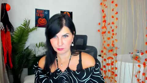 Ask me  online show from October 31, 4:03 am