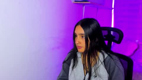 morena_rodriguez_9 online show from January 6, 4:21 pm