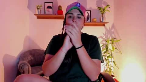 Laura online show from January 28, 2:11 am