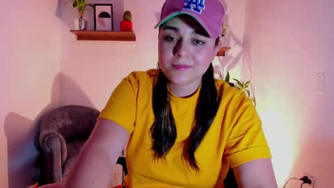 Laura online show from February 18, 3:31 am