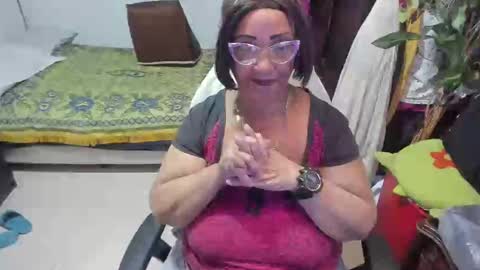 mrs_mommy online show from February 18, 6:49 pm