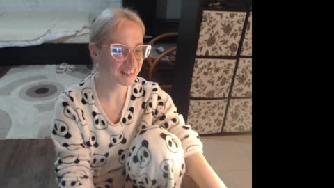 Sasha online show from April 16, 8:08 pm