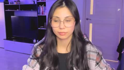 ms_emily_ online show from April 15, 11:44 am