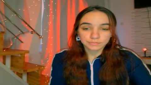 ms_sophiee online show from January 3, 2:19 pm