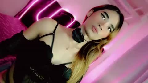 mscherry_ online show from January 11, 6:29 am