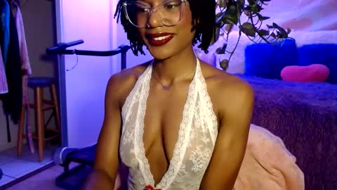 CocoSage online show from November 20, 8:15 am