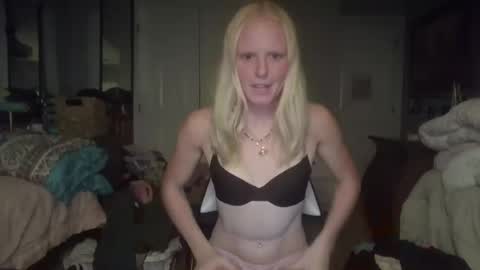msmonroe2007 online show from July 14, 2:05 am
