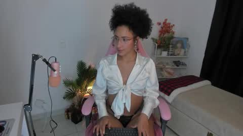 HEY GUYS IF YOU LIKE SEXY SHOW YOU ARE IN THE CORRECT PLACE CU WENESDAY PVT OPEN   TRANSMISSION TIME 5 PM - 10 PM COLOMBIA online show from February 12, 1:29 am