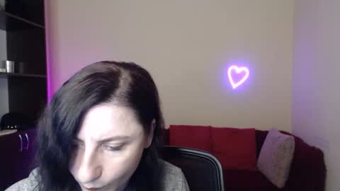 Jeneva online show from December 5, 7:04 pm