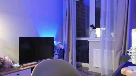 moore online show from October 4, 7:51 pm