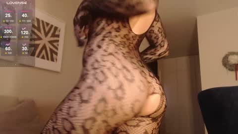 Hannah  welcome  online show from January 12, 1:48 pm