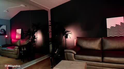 Maite online show from April 15, 1:55 pm