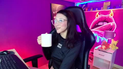 Milly Cute online show from March 26, 4:47 am