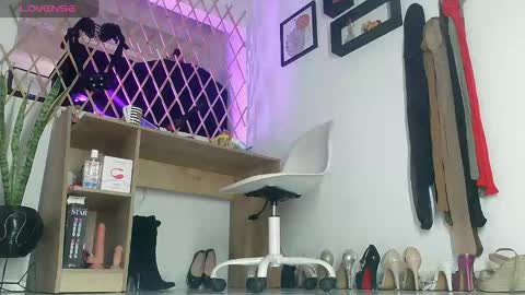 myla sarah1 online show from February 23, 4:17 pm