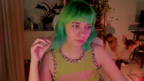 MylaFlores online show from October 5, 9:42 pm