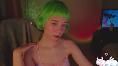 MylaFlores online show from January 31, 2:04 am