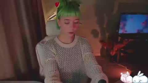 MylaFlores online show from March 1, 1:32 am