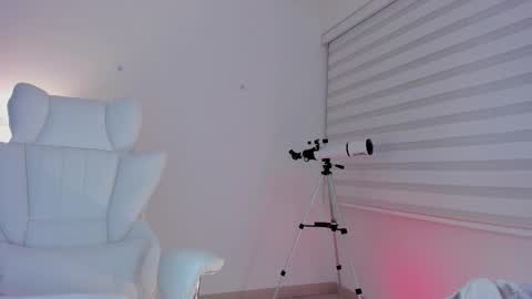 Myle online show from January 5, 11:19 pm