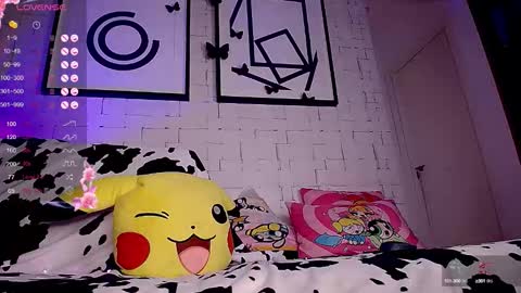 mynameisnikki_ online show from September 11, 6:36 am