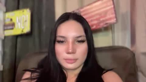 UR GIRL NEXTDOOR online show from April 3, 3:26 am