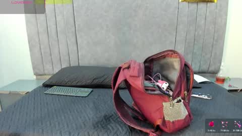 mythicall_girll online show from October 10, 8:03 pm