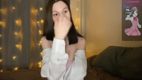 Vanessa and Julia  online show from February 4, 8:17 pm