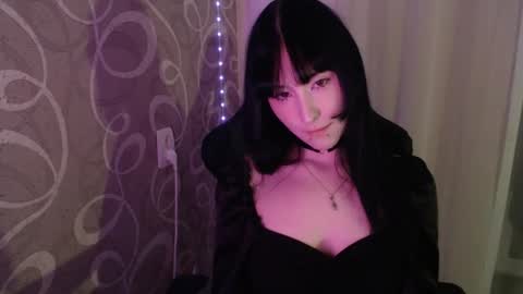 Naemi online show from September 8, 4:28 pm